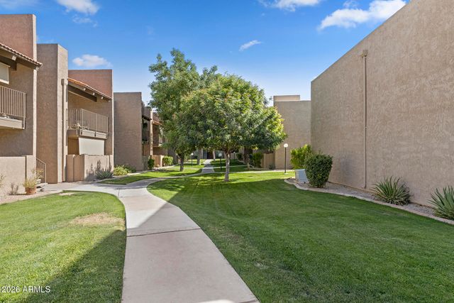 5525 E THOMAS Road R9, Phoenix, AZ 85018