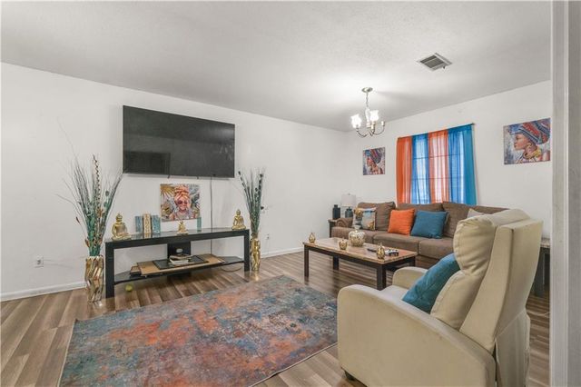 2131 MEMORIAL Drive, Alexandria, LA 71301