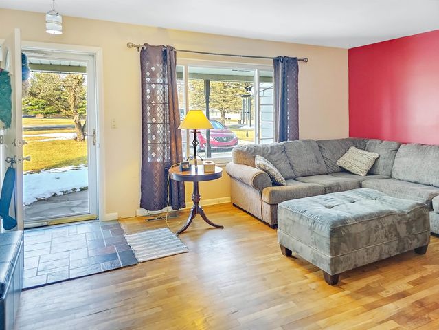 6273 Kelly Road, Flushing, MI 48433