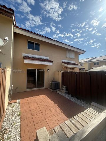 8262 NW 5th Ln 396, Miami, FL 33126