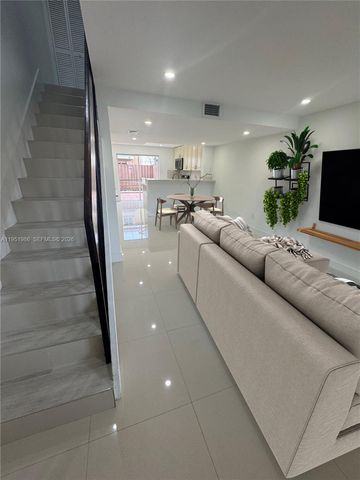 8262 NW 5th Ln 396, Miami, FL 33126