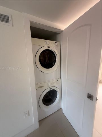 8262 NW 5th Ln 396, Miami, FL 33126