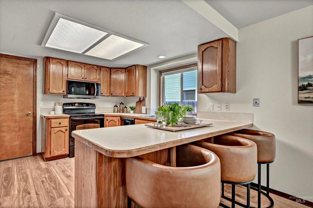 3327 S Crosspoint Ave, Boise, ID 83706