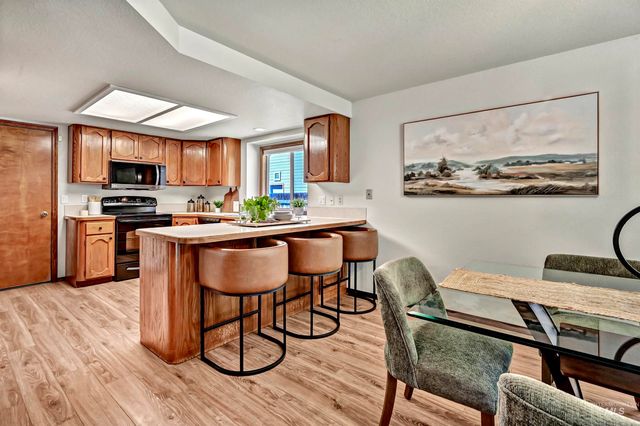 3327 S Crosspoint Ave, Boise, ID 83706