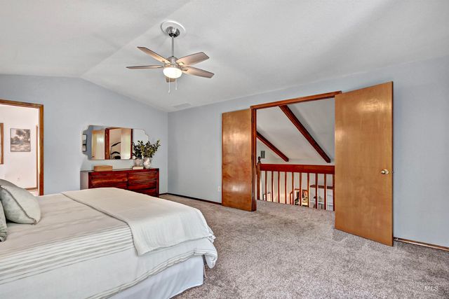 3327 S Crosspoint Ave, Boise, ID 83706