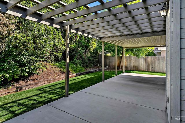 3327 S Crosspoint Ave, Boise, ID 83706