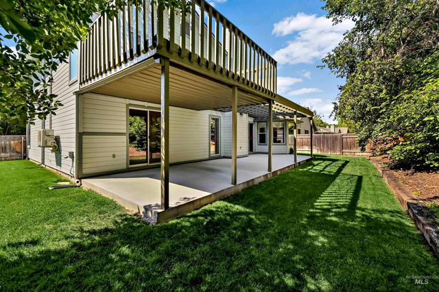 3327 S Crosspoint Ave, Boise, ID 83706