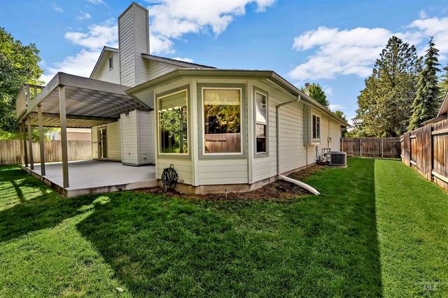 3327 S Crosspoint Ave, Boise, ID 83706