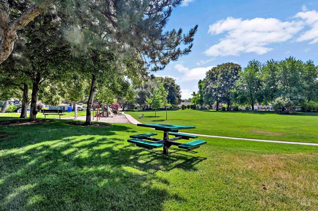 3327 S Crosspoint Ave, Boise, ID 83706