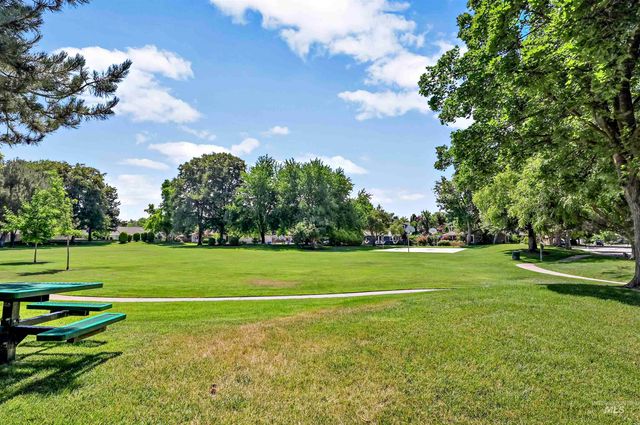 3327 S Crosspoint Ave, Boise, ID 83706