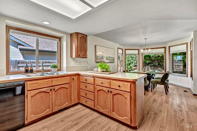 3327 S Crosspoint Ave, Boise, ID 83706