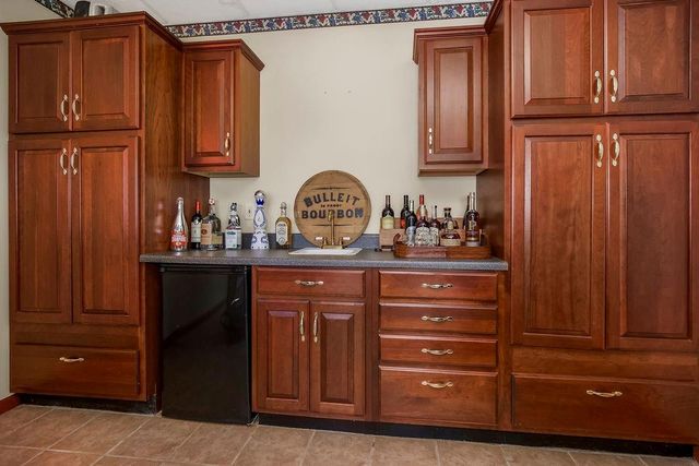 521 SE Asheville Drive, Lee's Summit, MO 64063