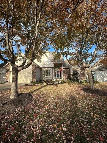 521 SE Asheville Drive, Lee's Summit, MO 64063