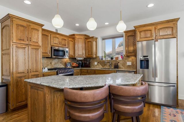 521 SE Asheville Drive, Lee's Summit, MO 64063