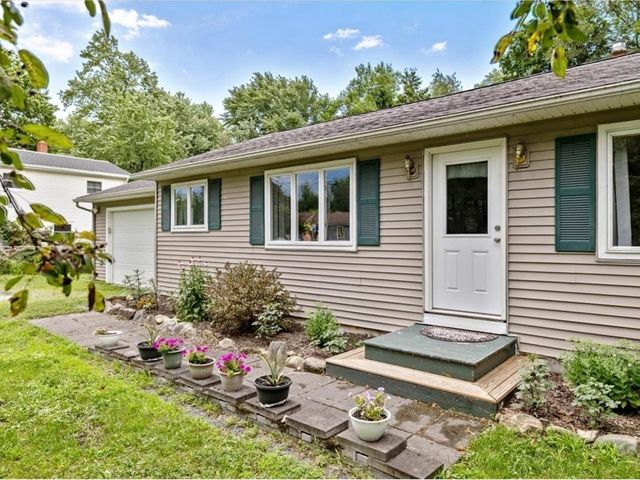 102 McGinn Drive, St. Albans Town, VT 05478