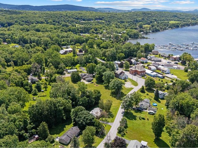 102 McGinn Drive, St. Albans Town, VT 05478