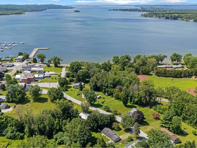 102 McGinn Drive, St. Albans Town, VT 05478