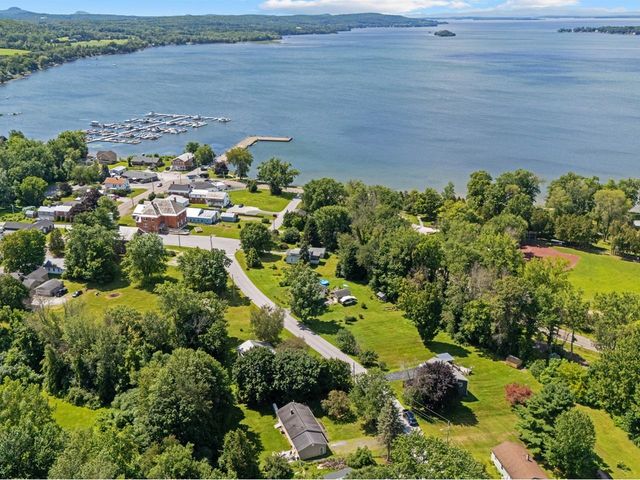 102 McGinn Drive, St. Albans Town, VT 05478