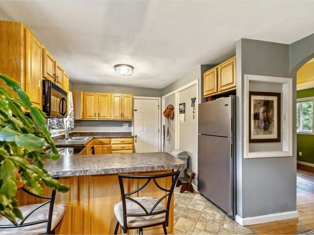 102 McGinn Drive, St. Albans Town, VT 05478