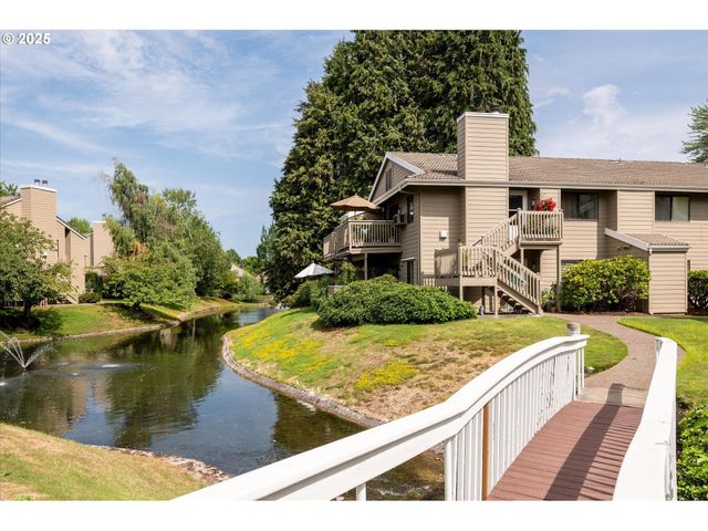 2062 LAKE ISLE Dr, Eugene, OR 97401