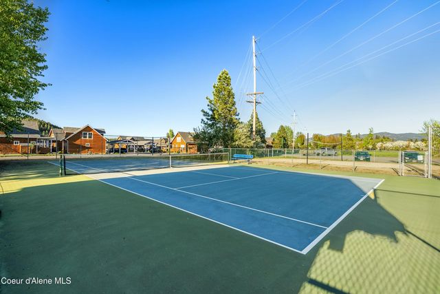 424 Becker Ln, Dover, ID 83825