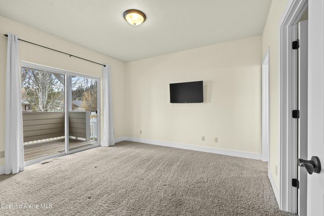 424 Becker Ln, Dover, ID 83825