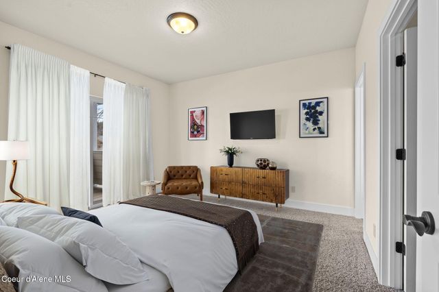 424 Becker Ln, Dover, ID 83825