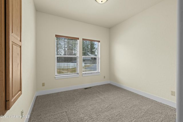 424 Becker Ln, Dover, ID 83825