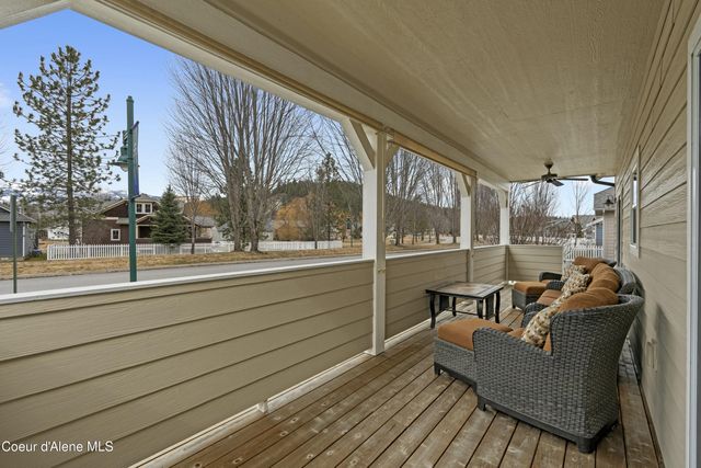 424 Becker Ln, Dover, ID 83825