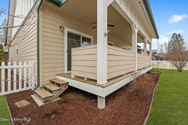 424 Becker Ln, Dover, ID 83825