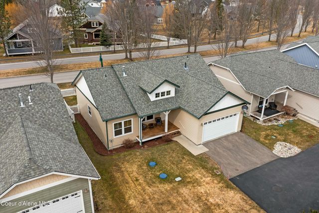 424 Becker Ln, Dover, ID 83825
