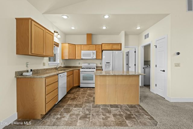 424 Becker Ln, Dover, ID 83825