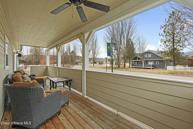 424 Becker Ln, Dover, ID 83825