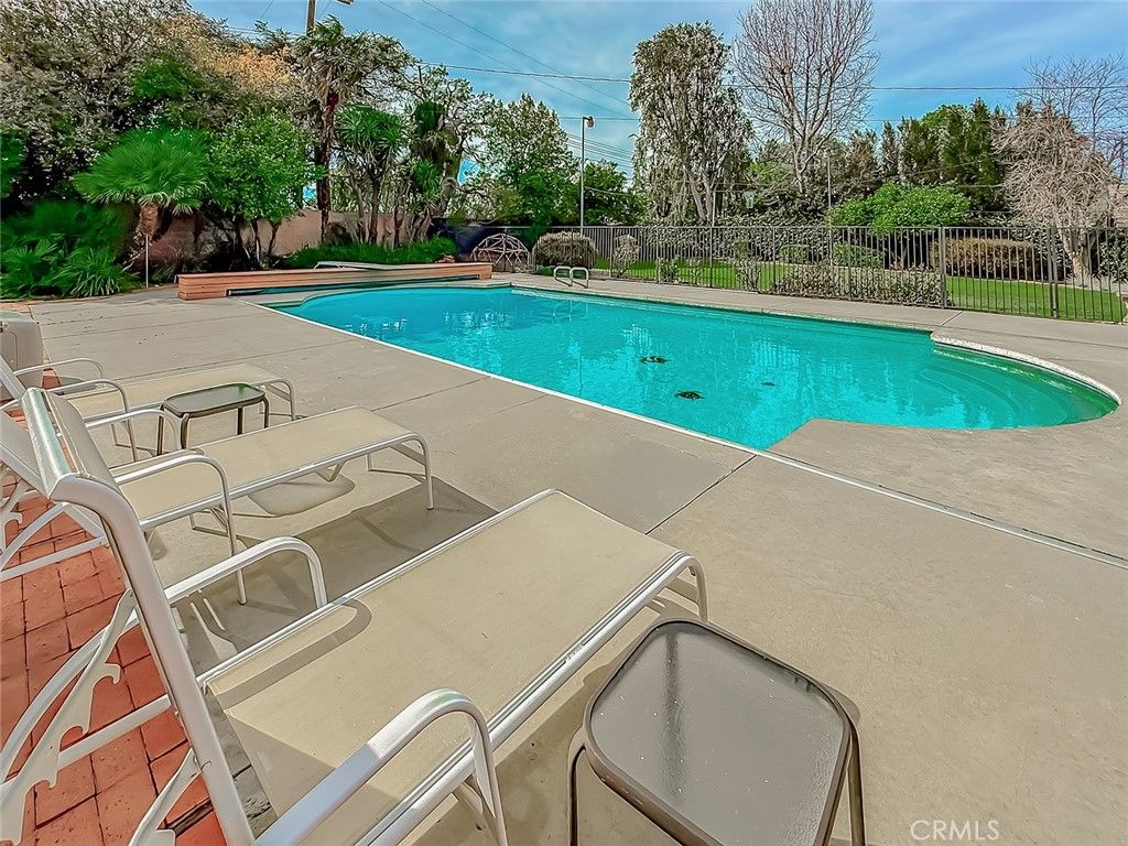 17512 Superior Street, Northridge, CA 91325 — photo 3