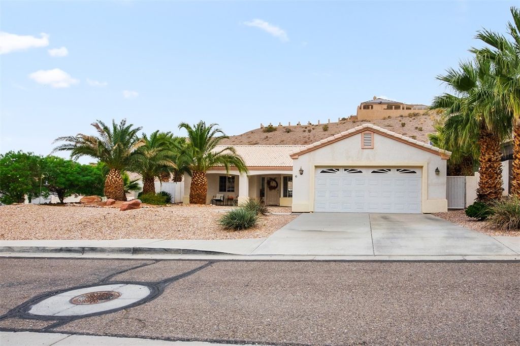 2915 Desert Trail Drive, Bullhead City, AZ 86429