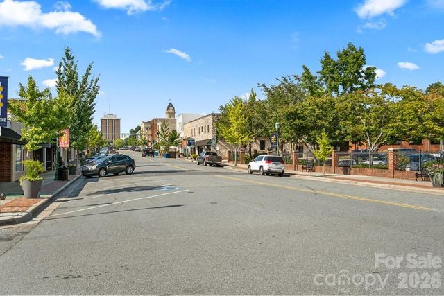 303 Lancaster Avenue, Monroe, NC 28112