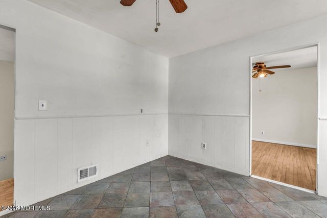 88 Lynn Court, Belford, NJ 07718