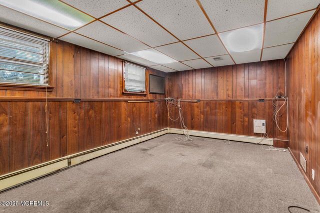 88 Lynn Court, Belford, NJ 07718