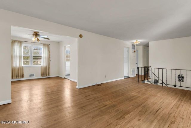 88 Lynn Court, Belford, NJ 07718