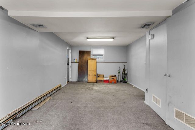 88 Lynn Court, Belford, NJ 07718