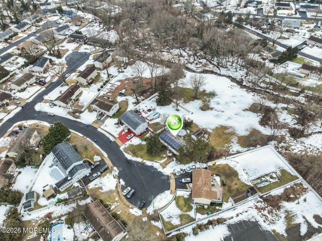 88 Lynn Court, Belford, NJ 07718