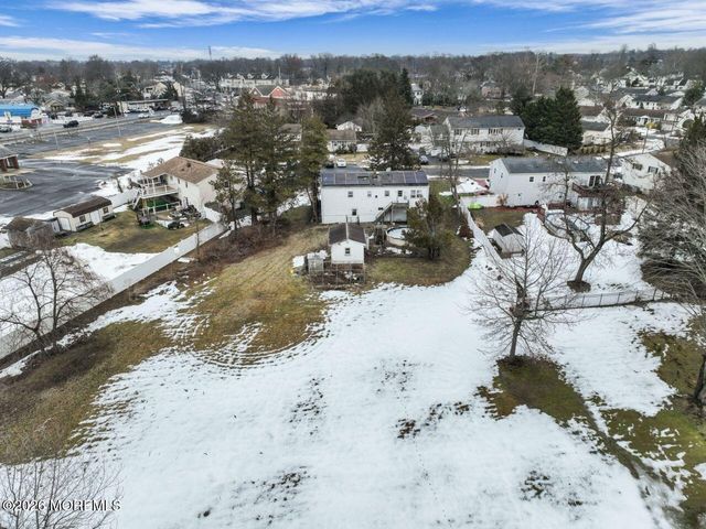 88 Lynn Court, Belford, NJ 07718