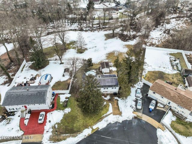 88 Lynn Court, Belford, NJ 07718