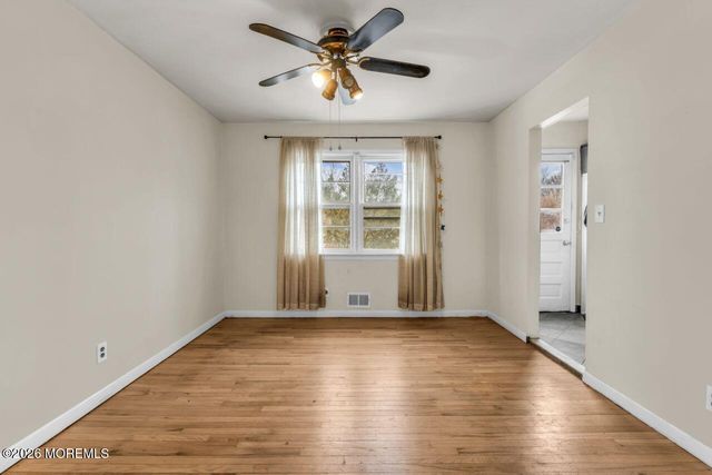 88 Lynn Court, Belford, NJ 07718