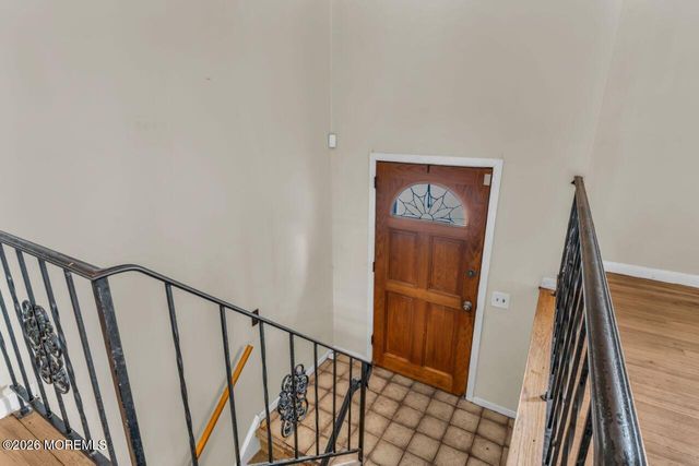 88 Lynn Court, Belford, NJ 07718