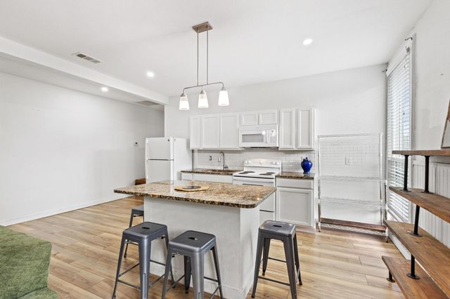 530 W Owings Street, Denison, TX 75020