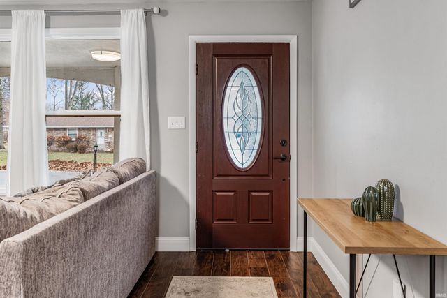 2211 Lima Lane, Fort Wayne, IN 46818