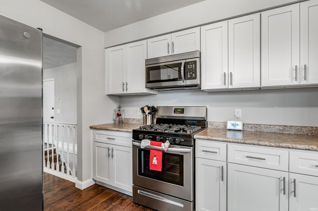 2211 Lima Lane, Fort Wayne, IN 46818