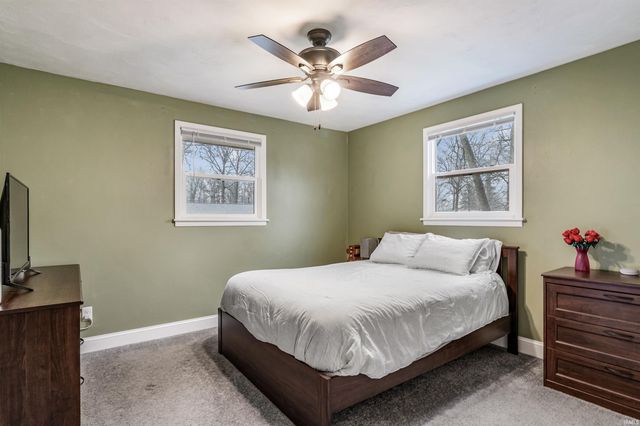 2211 Lima Lane, Fort Wayne, IN 46818