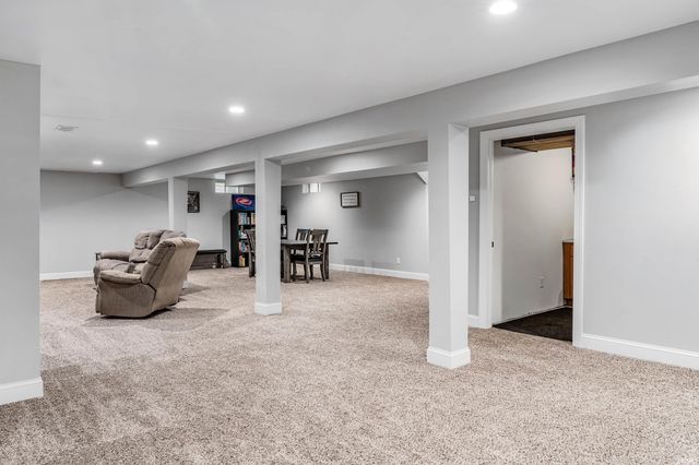 2211 Lima Lane, Fort Wayne, IN 46818